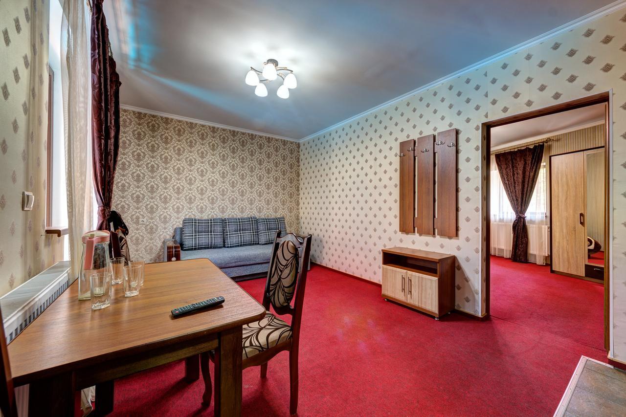 Villa Vlad & Spa バコヴェル エクステリア 写真